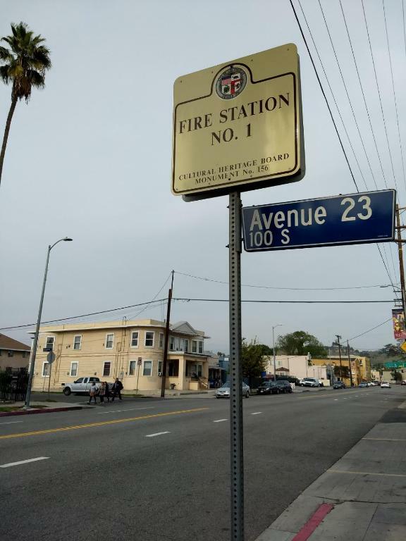 Ostello Pads On Pasadena Ave *