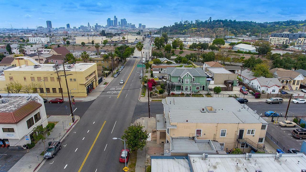 Ostello Pads On Pasadena Ave *