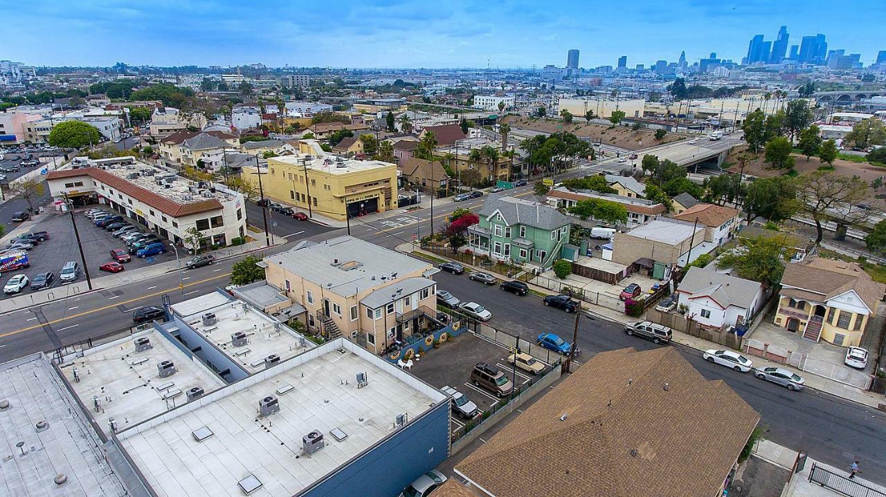 Ostello Pads On Pasadena Ave *